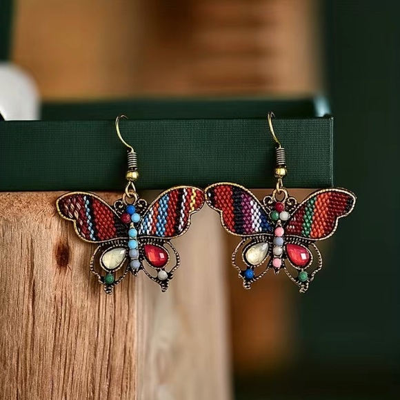 ⭕️ 3/$24 ⭕️ Embroidered jeweled butterfly earrings / NWOT - Picture 2 of 2